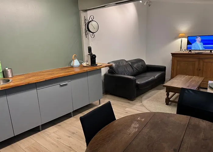 Petite Maison Independante Avec Parking