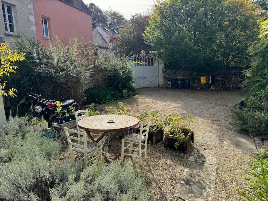Petite Maison Independante Avec Parking Apartamento Vétheuil